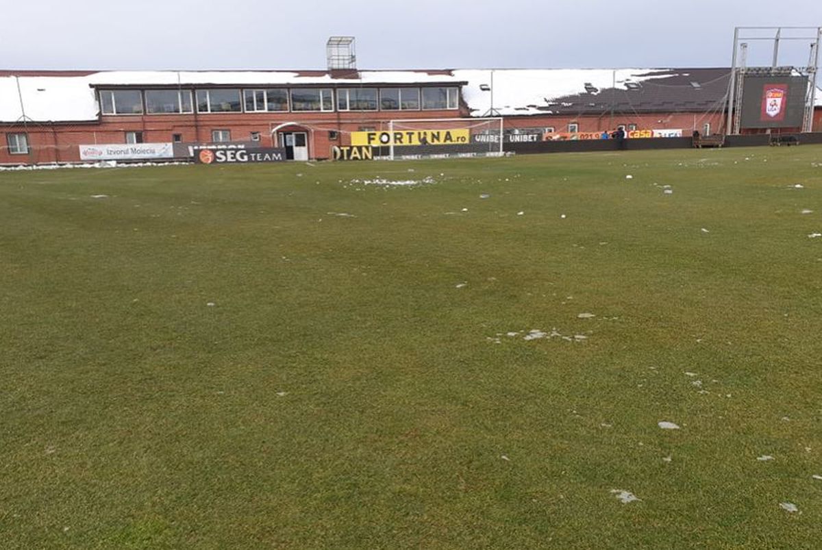 EXCLUSIV VIDEO + FOTO UPDATE Se lucrează din greu la stadionul din Voluntari » Gazonul e gata de meci