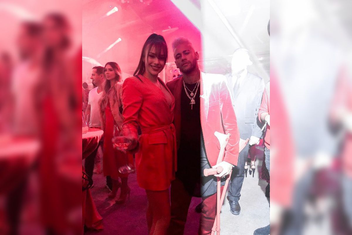 Fosta iubită a lui Neymar, surprinsă topless la TV! Imaginile care au stârnit controverse