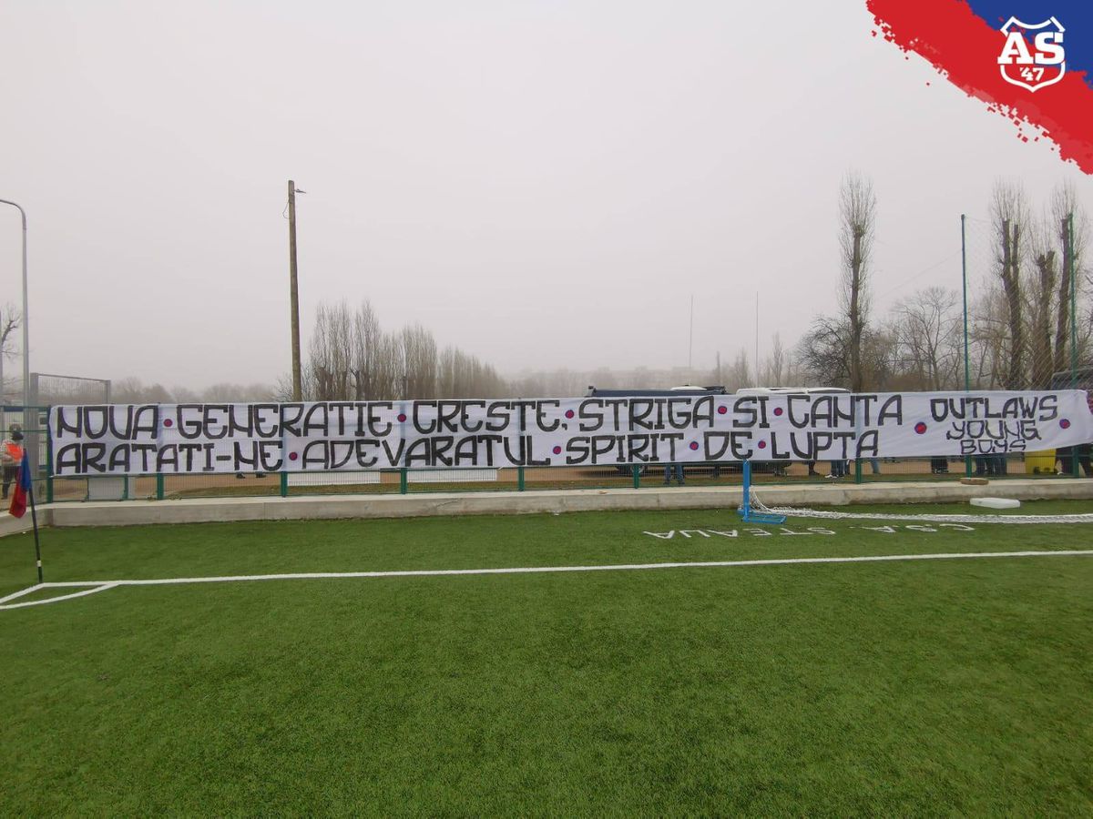 VIDEO+FOTO Suporterii de la CSA Steaua l-au înțepat pe Becali: „Promovare + Inaugurare = Doliu la palat” + Lovitură de imagine dată de „militari”