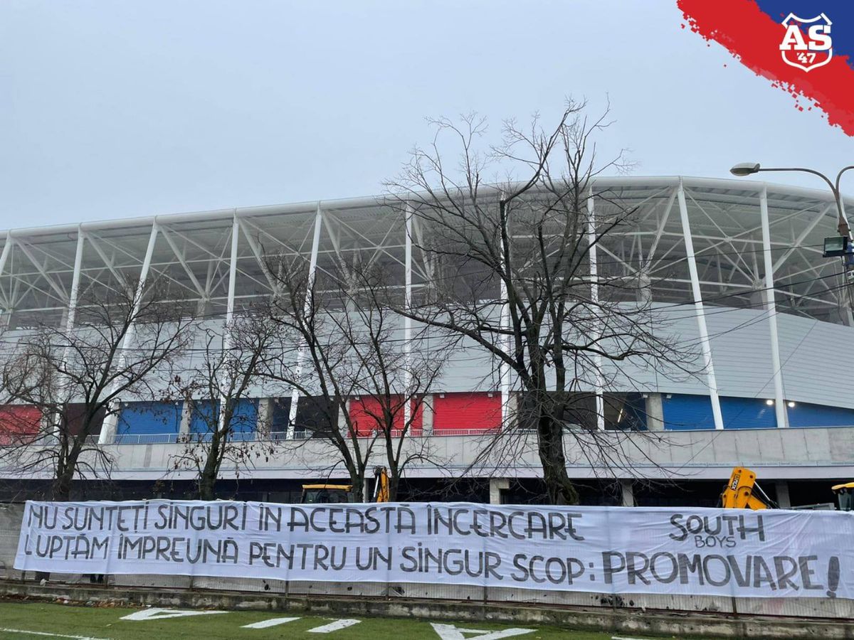 VIDEO+FOTO Suporterii de la CSA Steaua l-au înțepat pe Becali: „Promovare + Inaugurare = Doliu la palat” + Lovitură de imagine dată de „militari”