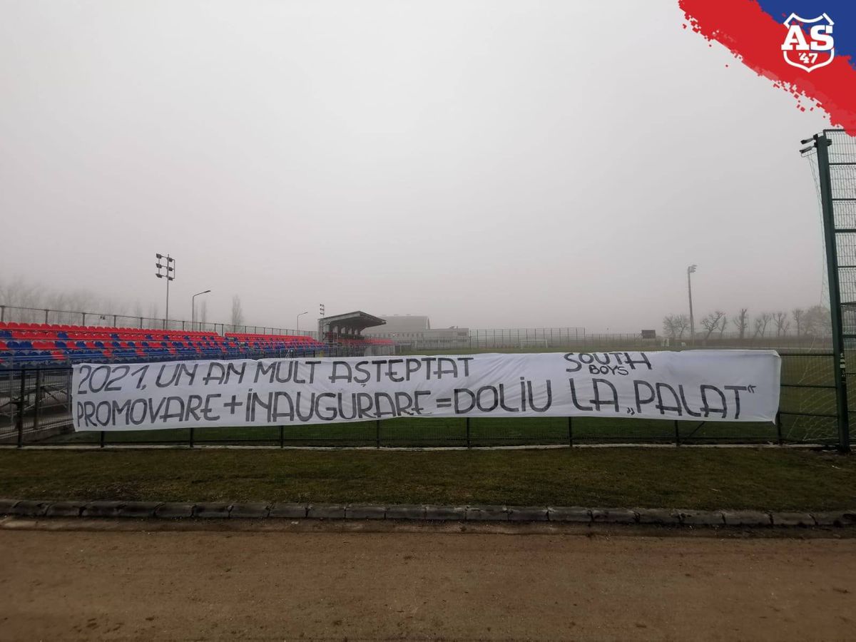 VIDEO+FOTO Suporterii de la CSA Steaua l-au înțepat pe Becali: „Promovare + Inaugurare = Doliu la palat” + Lovitură de imagine dată de „militari”