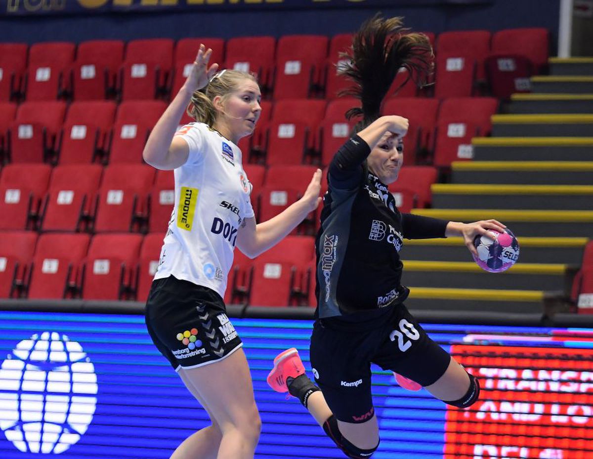 CSM București - Team Esbjerg 28-26 » CSM București, salvată de Jelena Grubisici, portarul care se retrage în vară!