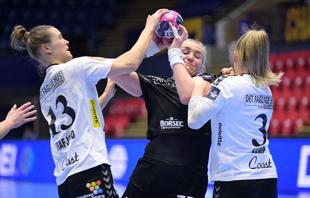 CSM București - Team Esbjerg 28-26 » Victorie vitală pentru CSM București în Liga Campionilor