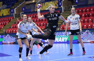 CSM București - Team Esbjerg 28-26 » Victorie vitală pentru CSM București în Liga Campionilor