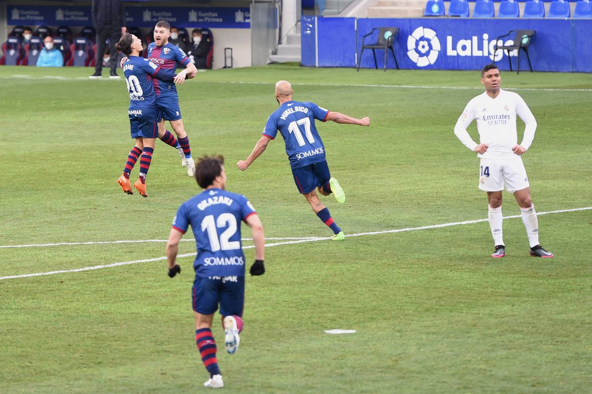 Real Madrid, victorie cu emoții! Huesca, „răpusă” de Raphael Varane