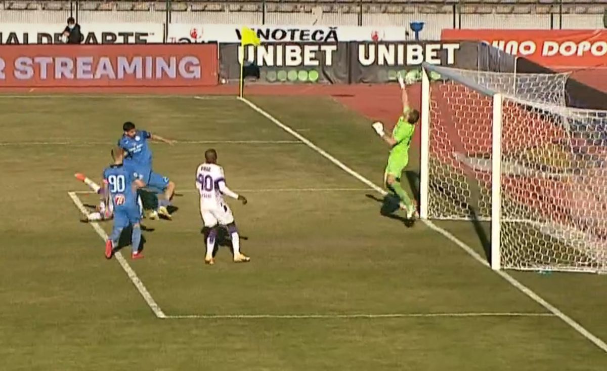 Greșeală gravă de arbitraj în FC Argeș – Clinceni » Fatai, în poziție neregulamentară înainte de marca golul decisiv