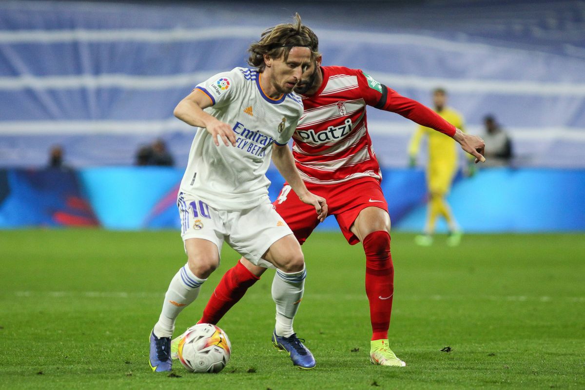 Real Madrid se impune la limită în fața Granadei și se distanțează în La Liga