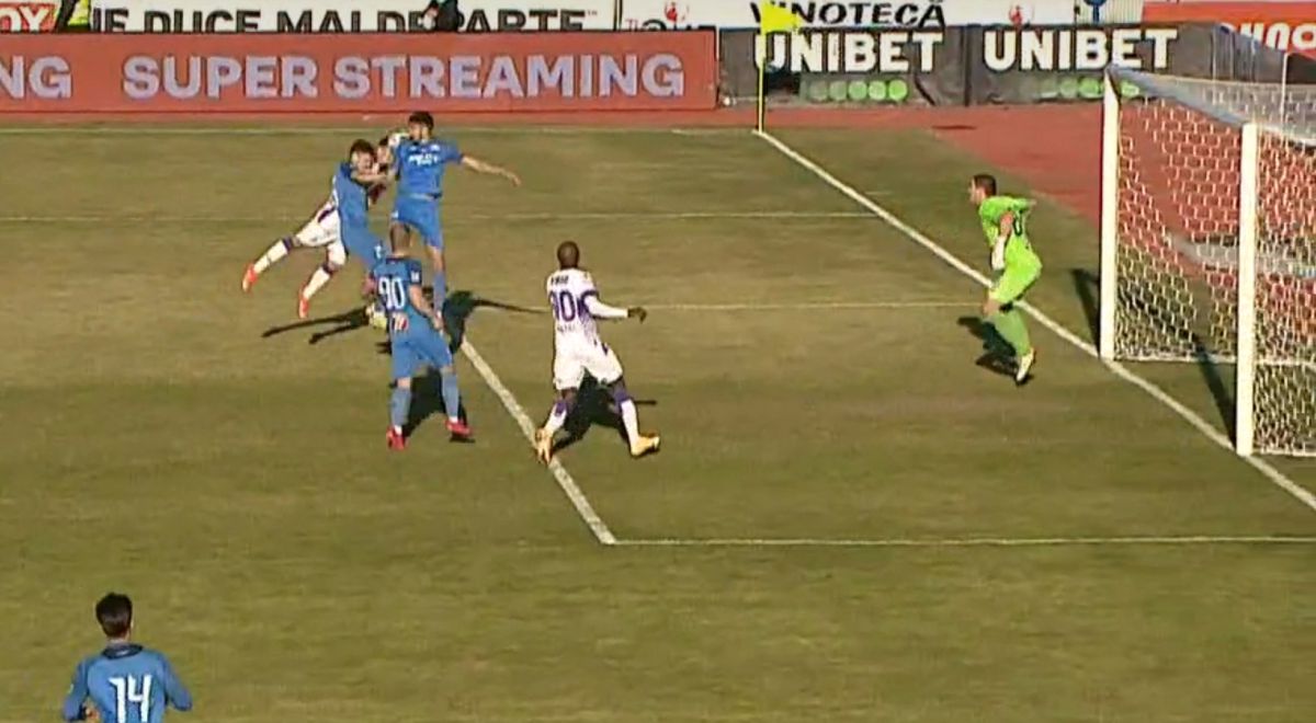 Greșeală gravă de arbitraj în FC Argeș – Clinceni » Fatai, în poziție neregulamentară înainte de marca golul decisiv