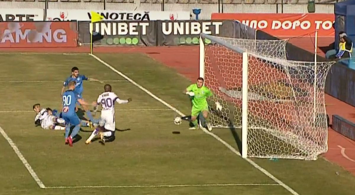 Greșeală gravă de arbitraj în FC Argeș – Clinceni » Fatai, în poziție neregulamentară înainte de marca golul decisiv