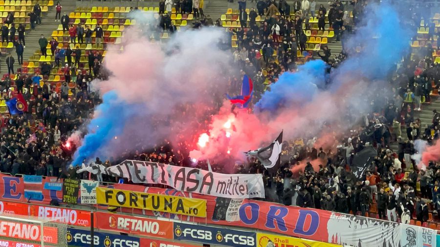 FCSB - FCU Craiova. „Mititei” și la Nord, și la Sud :) » Războaiele purtate prin mesaje de cele două galerii pe Arena Națională