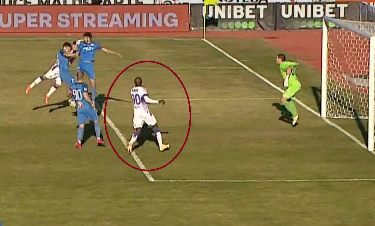 Greșeală gravă de arbitraj în FC Argeș – Clinceni » Fatai, în poziție neregulamentară înainte de marca golul decisiv