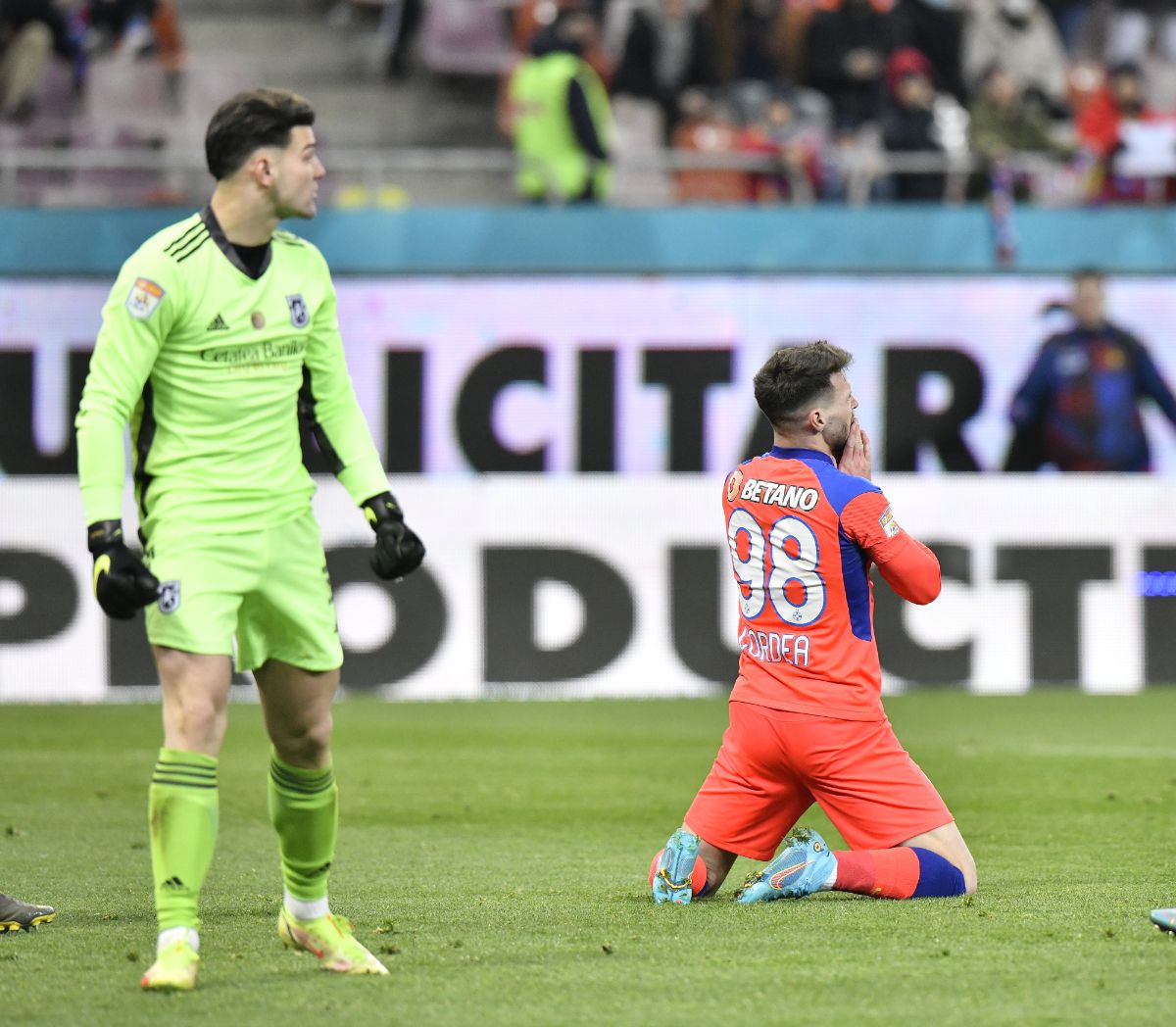 „Clienții” lui Gigi Becali, după FCSB - FCU Craiova 2-2: „Deja am vorbit cu MM să-i găsim înlocuitor” + „Cum, mă, Pintilii, să faci așa ceva?!”