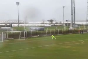 Gol de la aproape 90 de metri în meciul echipei din Liga 2: „Una dintre cele mai stranii faze din istorie?”