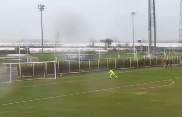 Gol de la aproape 90 de metri în meciul echipei din Liga 2: „Una dintre cele mai stranii faze din istorie?”