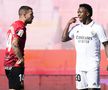 Vinicius Junior, în alb, în meciul cu Mallorca // foto: Imago Images