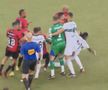 Pumni și picioare în derby! Scene uluitoare: după 14 minute de scandal, arbitrul a fluierat finalul mai devreme