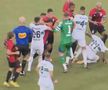 Pumni și picioare în derby! Scene uluitoare: după 14 minute de scandal, arbitrul a fluierat finalul mai devreme