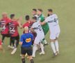 Pumni și picioare în derby! Scene uluitoare: după 14 minute de scandal, arbitrul a fluierat finalul mai devreme