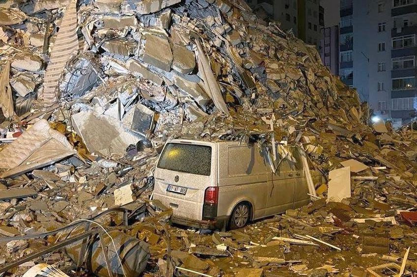 Valentin Gheorghe (25 de ani), fotbalistul formației turce Umraniyespor, a oferit o reacție exclusivă pentru Gazeta Sporturilor, după ce luni dimineață, în Turcia, s-a produs un cutremur de 7,8 grade pe scara Richter. 
Foto: Imago