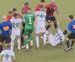 Pumni și picioare în derby! Scene uluitoare: după 14 minute de scandal, arbitrul a fluierat finalul mai devreme