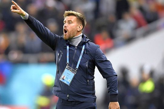 Mihai Stoica, managerul general de la FCSB, a declarat că roș-albaștri ar putea apela la un tertip pentru a-l putea avea pe bancă pe Mihai Pintilii, care nu are licențe de antrenor.