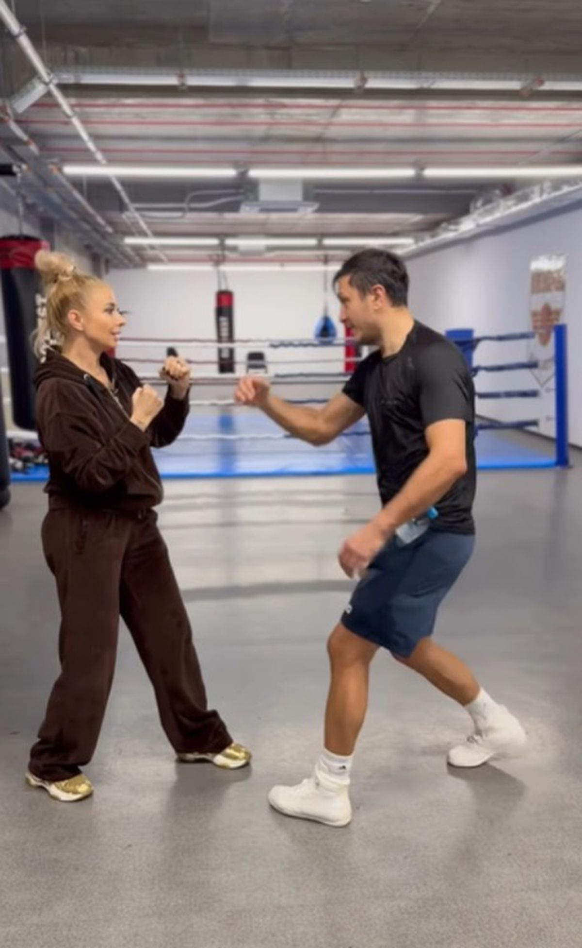 „Să fie într-un ceas bun! Să fiți fericiți!” » Reacția Anamariei Prodan, după ce fanii au speculat că Ronald Gavril a cerut-o de soție