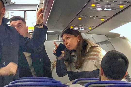 Simona Halep a plecat azi spre Elveția, unde va fi audiată la TAS. Captură/Foto: Euronews România