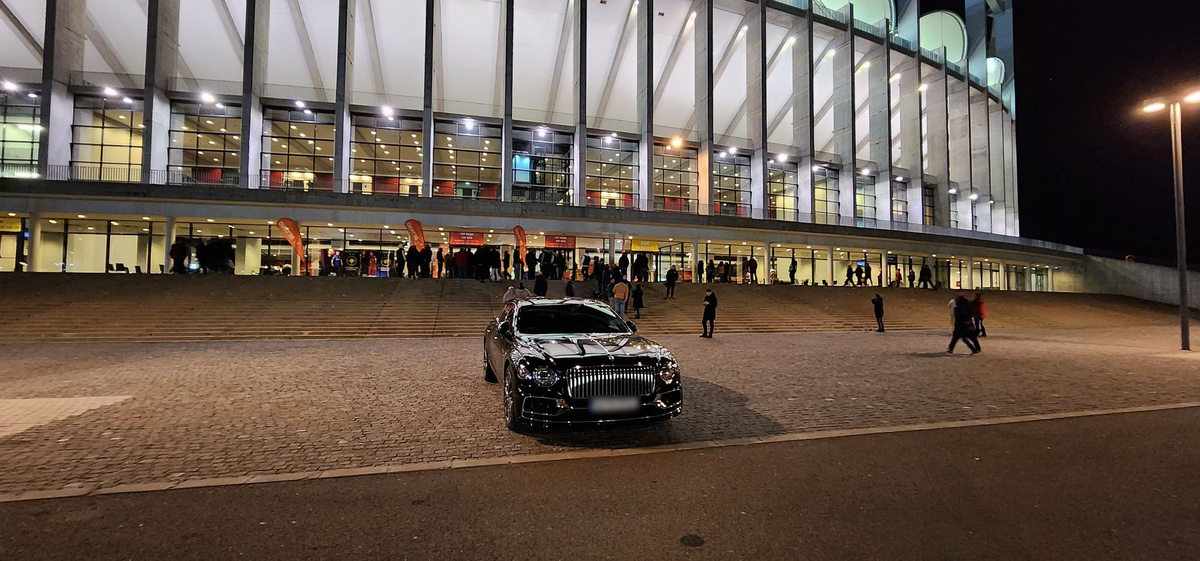 Teia Sponte a venit la FCSB - Farul cu un Bentley Flying Spur A