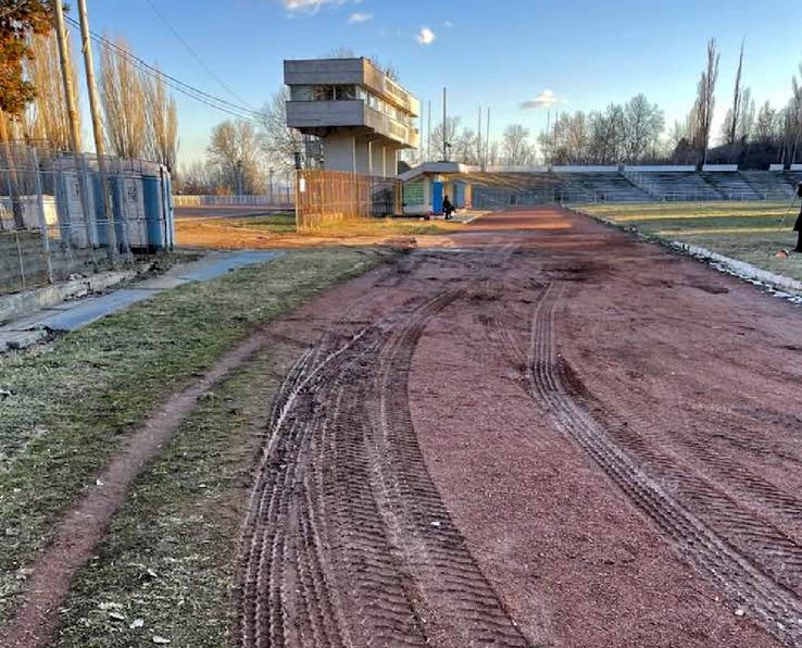 Stadionul „Dunărea” din Galați a fost transformat, temporar, într-o tabără mobilă de refugiați / Sursă foto: Facebook@ Nicolae Ciocan