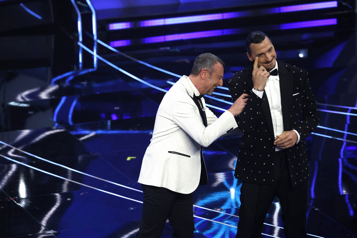 Zlatan Ibrahimovic, show la Festivalul de la Sanremo: „Ce mai cauți aici, câți ani ai?”