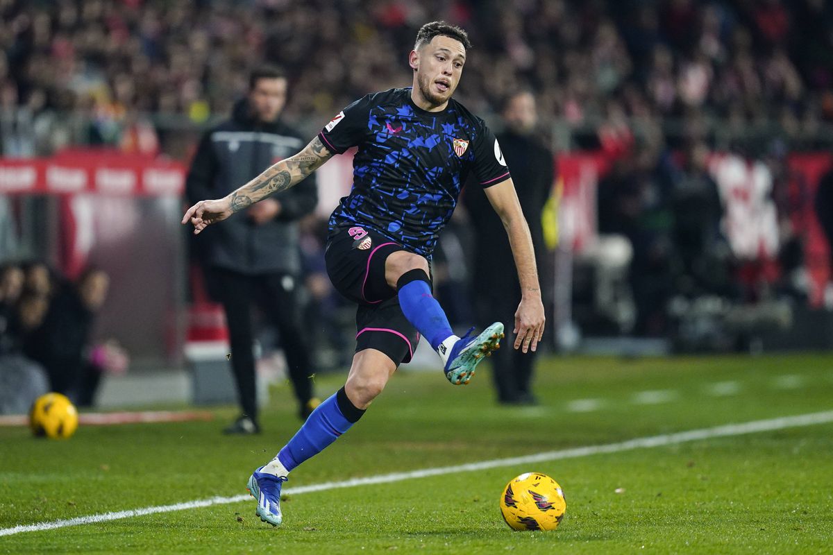 Incident obscen nemaivăzut, la Madrid. Fotbalistul lui FC Sevilla, agresat sexual de un spectator în timpul meciului!