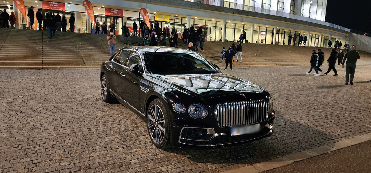 Teia Sponte a venit la FCSB - Farul cu un Bentley Flying Spur A