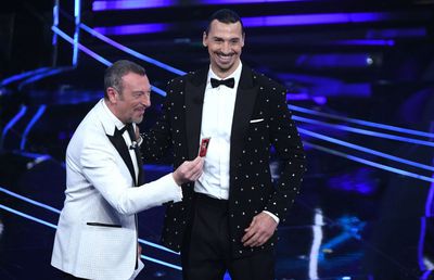 Zlatan Ibrahimovic, show la Festivalul de la Sanremo: „Ce mai cauți aici, câți ani ai?”