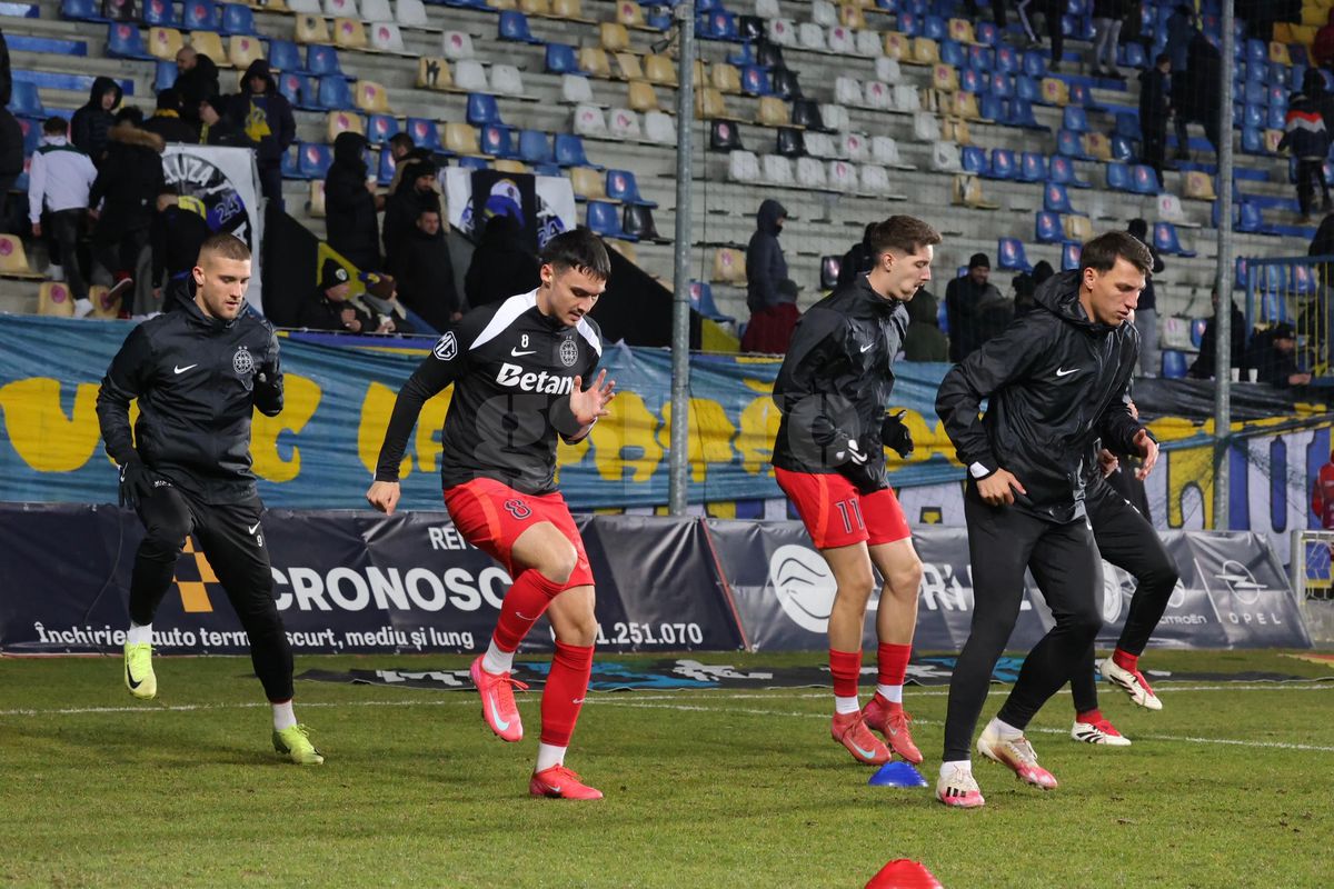 Petrolul - FCSB, imagini înainte de meci