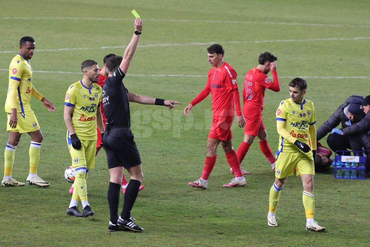 Petrolul - FCSB 0-0. „Mercedesul” lui Becali a făcut pană la Ploiești » Noua ierarhie din Superliga