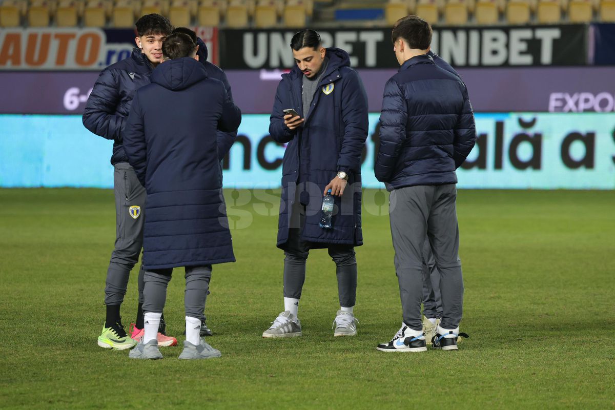 Petrolul - FCSB, imagini înainte de meci