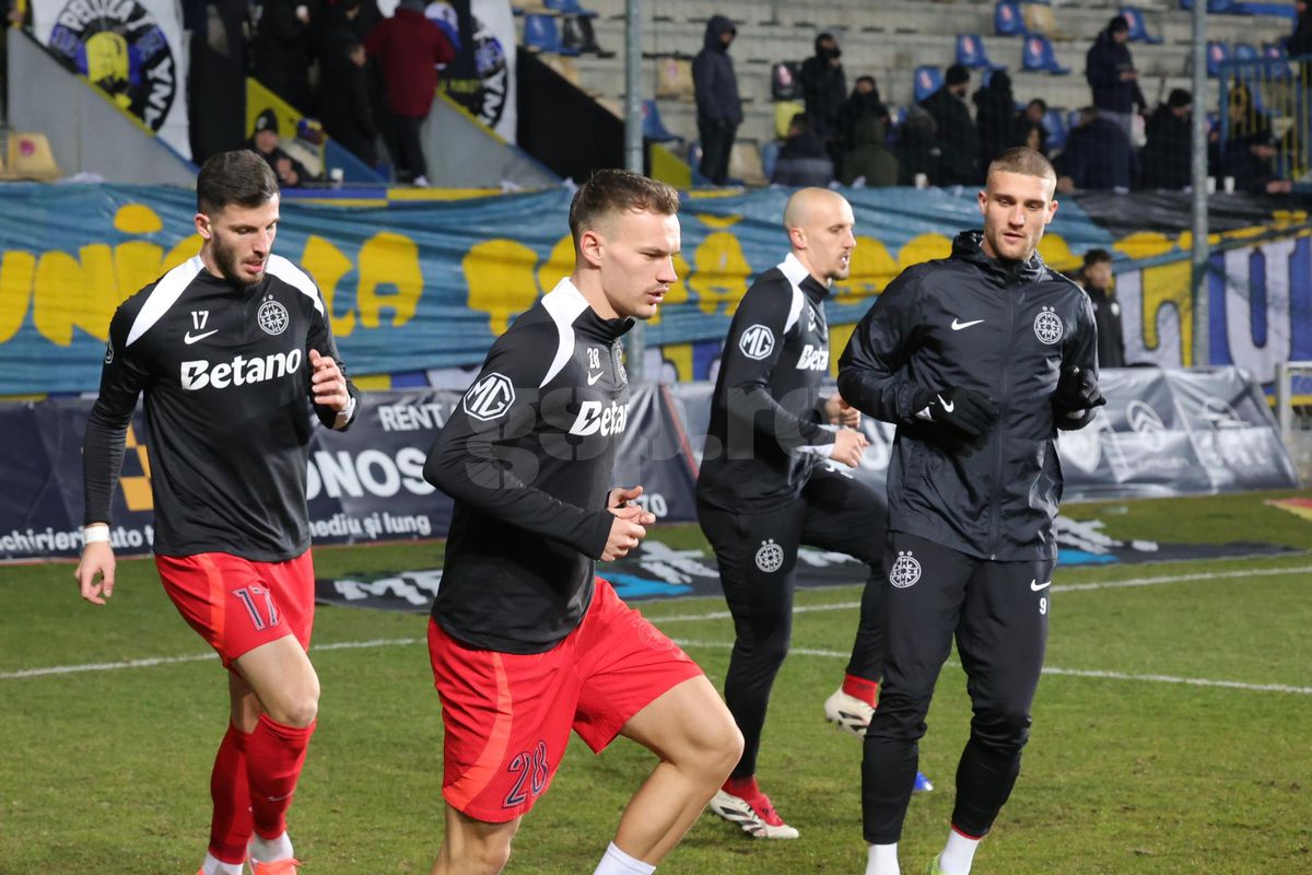 Petrolul - FCSB, imagini înainte de meci