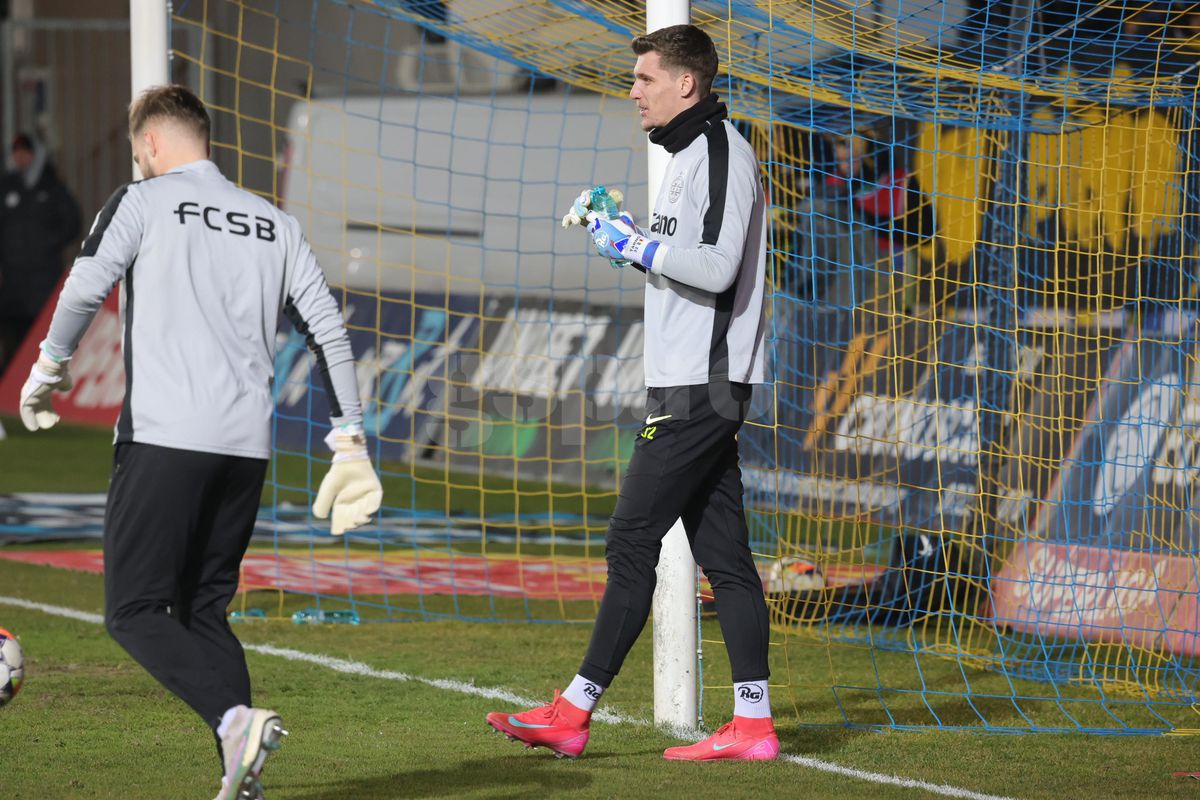Petrolul - FCSB, imagini înainte de meci