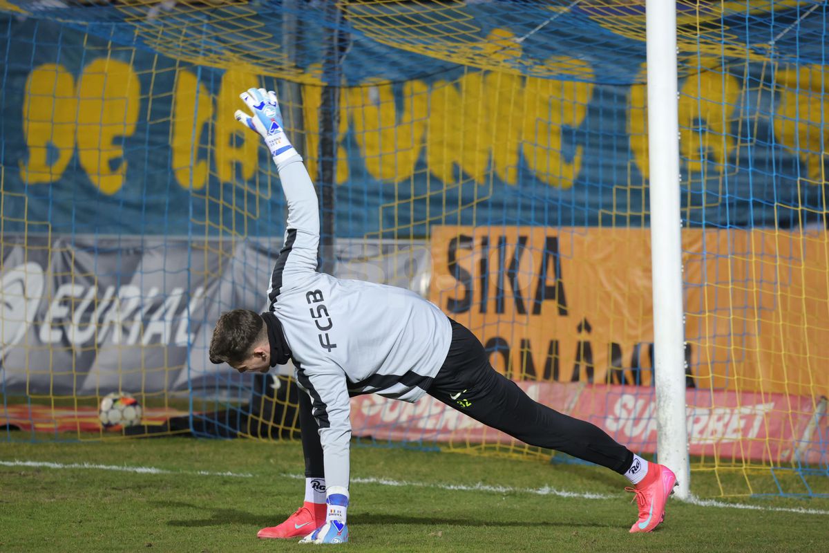 Petrolul - FCSB, imagini înainte de meci