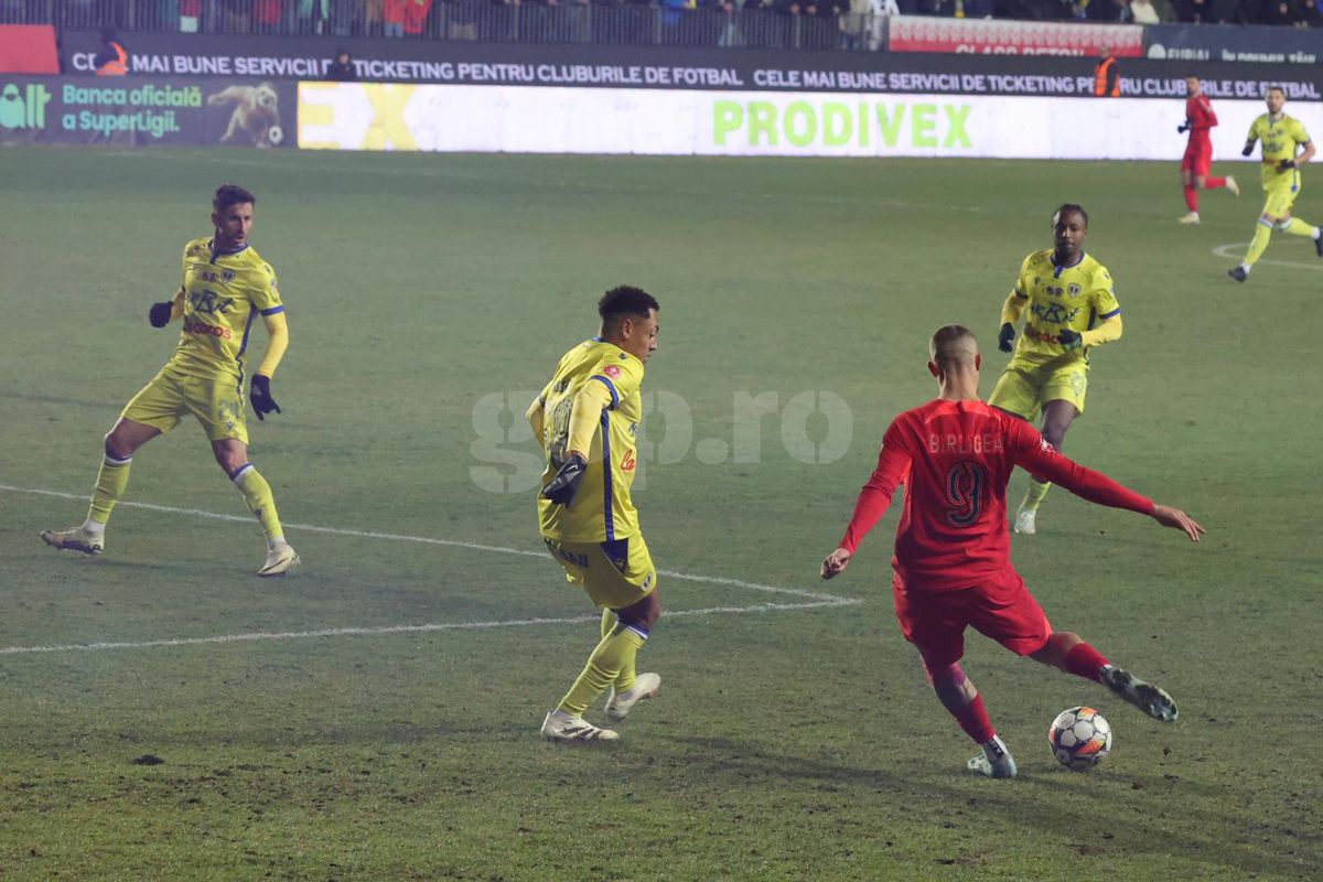 Adrian Mutu, cifrele dezastrului » Din Superligă, doar Eugen Neagoe stă mai prost decât „Briliantul”