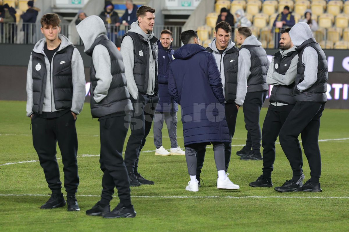 Petrolul - FCSB, imagini înainte de meci