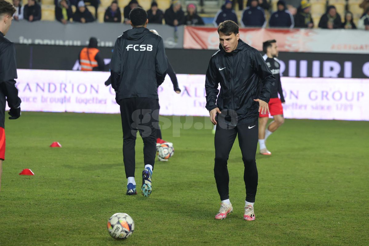 Petrolul - FCSB, imagini înainte de meci