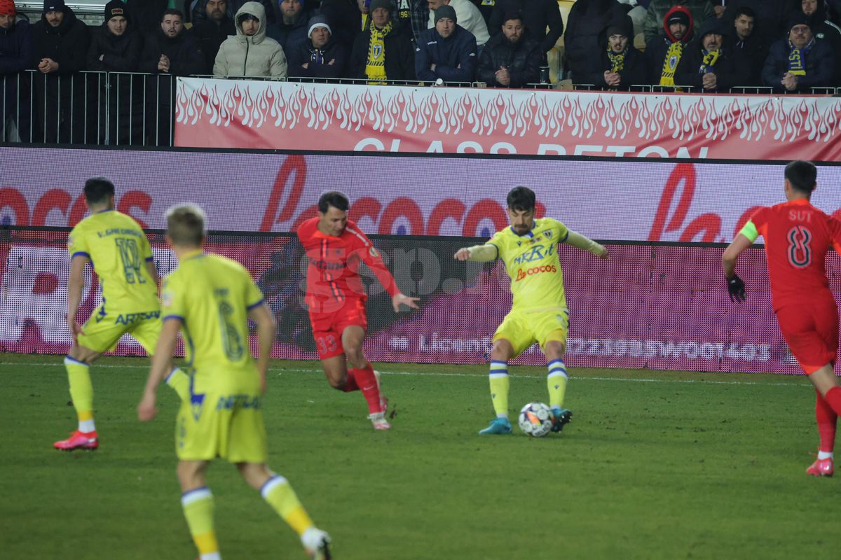 Petrolul - FCSB 0-0. „Mercedesul” lui Becali a făcut pană la Ploiești » Noua ierarhie din Superliga