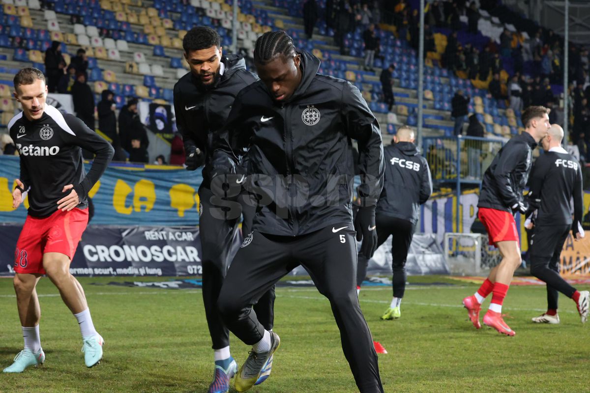 Petrolul - FCSB, imagini înainte de meci