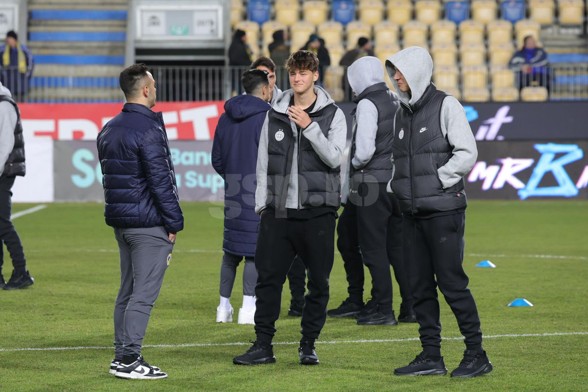 Petrolul - FCSB, imagini înainte de meci
