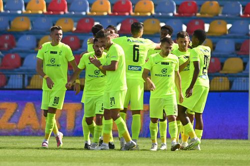 Andrei Gheorghiță, primul jucător din stânga imaginii. foto: Imago