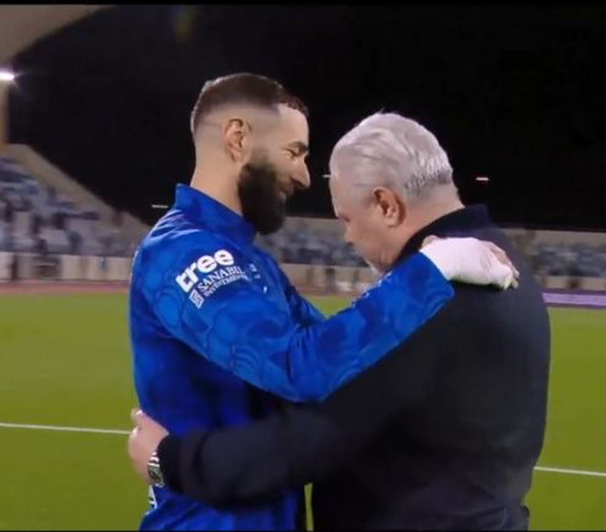 Șumudică s-a dus „glonț” la Benzema, apoi a izbucnit în conferință: „N-au ce căuta aici!”