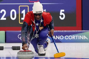 Snoop Dogg a făcut senzație la Jocurile Olimpice de la Milano, încercând mai multe sporturi de iarnă