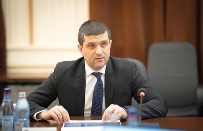 Două fake news-uri în discursul Ministrului Apărării: „Steaua are un buget mai mare decât al tuturor echipelor din prima ligă la un loc!”