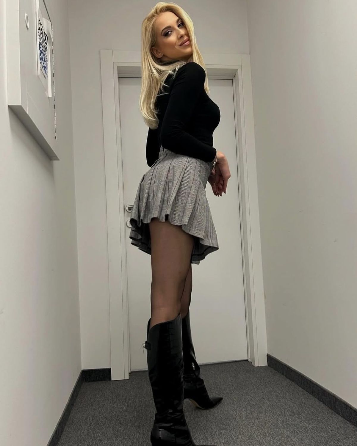 Toți ochii pe ea la interviuri! » Reporterița care a „înnebunit” fanii din Euroliga: „Nu sunt multe ca ea!”